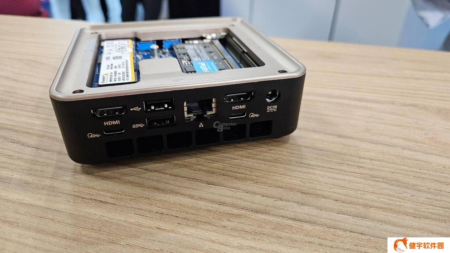 蓝宝石EDGE AI迷你主机来袭：AMD锐龙AI平台，黑金配色抢眼